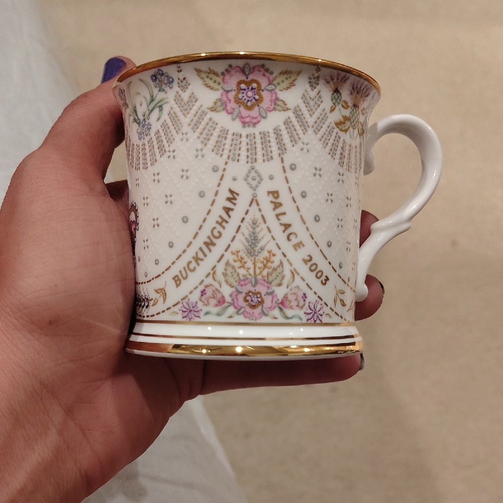 Buckingham Palace 2003 Floral Mug with Gold Trim